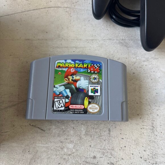 Original Nintendo 64 Premium Bundle - (3 Controllers & Mario Kart) - Picture 4 of 5